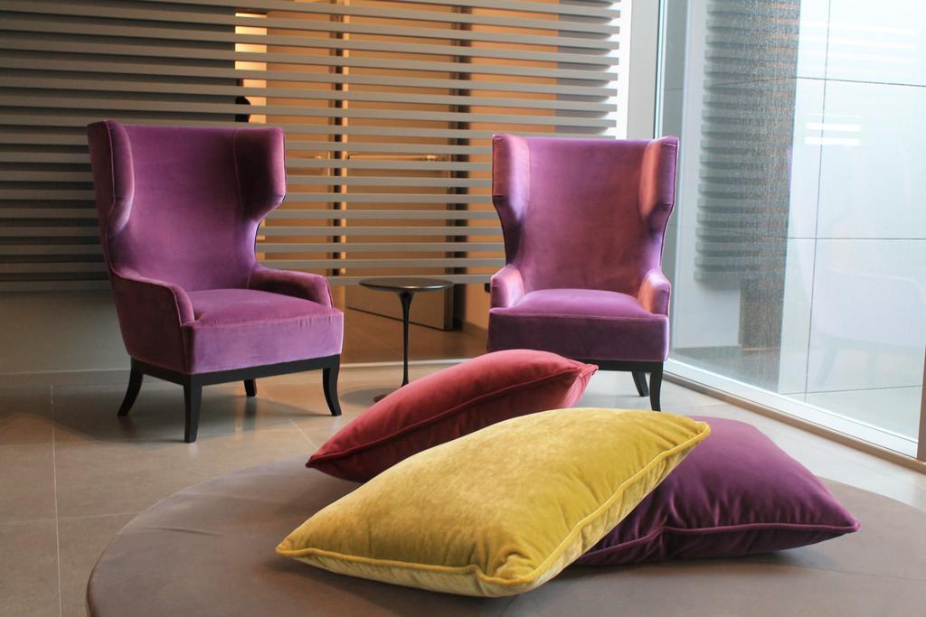 Link124 Hotel Parma Bagian luar foto