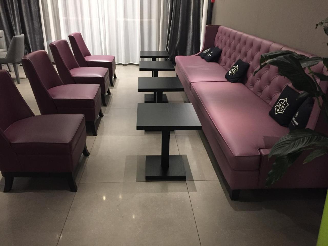 Link124 Hotel Parma Bagian luar foto