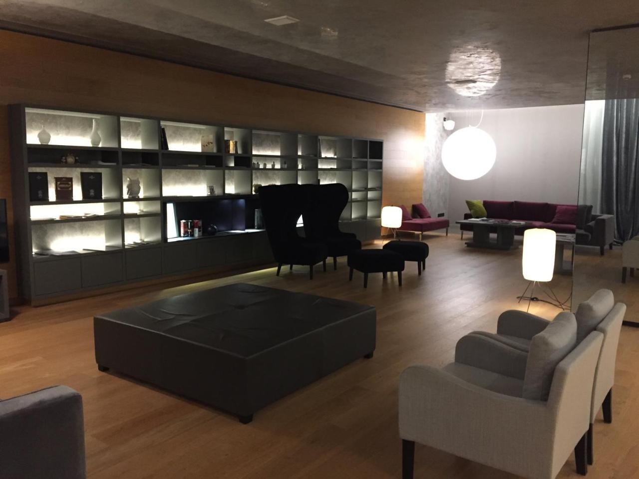 Link124 Hotel Parma Bagian luar foto